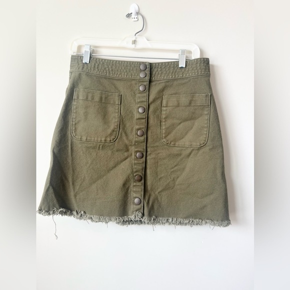 Madewell Dresses & Skirts - Madewell olive green denim skirt size 8